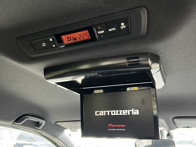 トヨタ ヴォクシー ハイブリッド ZS 煌Ⅲ 岩手県 2020(令2)年 6.4万km ブラック ワンオーナー /社外SDナビ /両側電動スライドドア /社外後席モニター　/フルセグTV /バックカメラ/前席シートヒーター /フロントワイパーデアイサー /衝突軽減装置 /オートハイビーム /オートライト/革巻きステアリング/スマートキー/純正エンジンスターター/TRC /ビルトインETC /USB×2/ドアバイザー/フロアマット/ハーフレザーシート/保証書　取説　ナビ取説