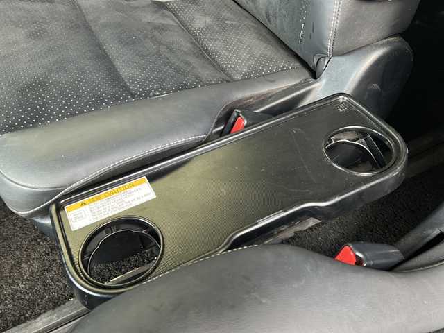 トヨタ ヴォクシー ハイブリッド ZS 煌Ⅲ 岩手県 2020(令2)年 6.4万km ブラック ワンオーナー /社外SDナビ /両側電動スライドドア /社外後席モニター　/フルセグTV /バックカメラ/前席シートヒーター /フロントワイパーデアイサー /衝突軽減装置 /オートハイビーム /オートライト/革巻きステアリング/スマートキー/純正エンジンスターター/TRC /ビルトインETC /USB×2/ドアバイザー/フロアマット/ハーフレザーシート/保証書　取説　ナビ取説