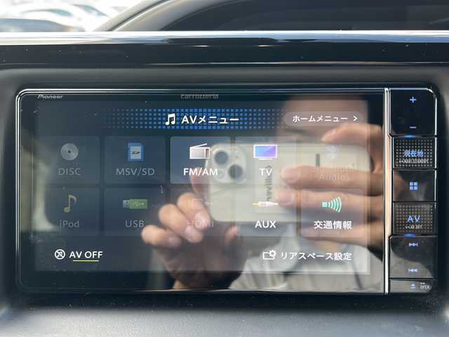 トヨタ ヴォクシー ハイブリッド ZS 煌Ⅲ 岩手県 2020(令2)年 6.4万km ブラック ワンオーナー /社外SDナビ /両側電動スライドドア /社外後席モニター　/フルセグTV /バックカメラ/前席シートヒーター /フロントワイパーデアイサー /衝突軽減装置 /オートハイビーム /オートライト/革巻きステアリング/スマートキー/純正エンジンスターター/TRC /ビルトインETC /USB×2/ドアバイザー/フロアマット/ハーフレザーシート/保証書　取説　ナビ取説