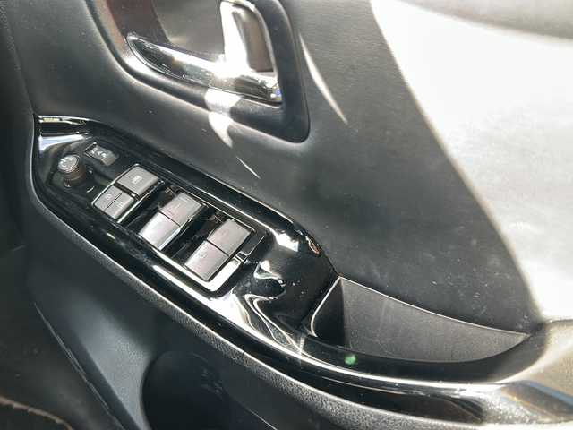 トヨタ ヴォクシー ハイブリッド ZS 煌Ⅲ 岩手県 2020(令2)年 6.4万km ブラック ワンオーナー /社外SDナビ /両側電動スライドドア /社外後席モニター　/フルセグTV /バックカメラ/前席シートヒーター /フロントワイパーデアイサー /衝突軽減装置 /オートハイビーム /オートライト/革巻きステアリング/スマートキー/純正エンジンスターター/TRC /ビルトインETC /USB×2/ドアバイザー/フロアマット/ハーフレザーシート/保証書　取説　ナビ取説