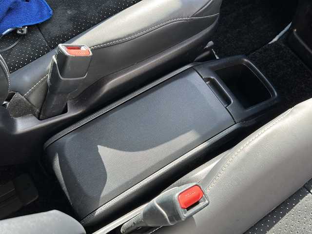 トヨタ ヴォクシー ハイブリッド ZS 煌Ⅲ 岩手県 2020(令2)年 6.4万km ブラック ワンオーナー /社外SDナビ /両側電動スライドドア /社外後席モニター　/フルセグTV /バックカメラ/前席シートヒーター /フロントワイパーデアイサー /衝突軽減装置 /オートハイビーム /オートライト/革巻きステアリング/スマートキー/純正エンジンスターター/TRC /ビルトインETC /USB×2/ドアバイザー/フロアマット/ハーフレザーシート/保証書　取説　ナビ取説