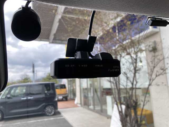 日産 デイズ ルークス ハイウェイスター Gターボ 静岡県 2017(平29)年 9.9万km スパークリングレッド/ブラック (株)IDOMが運営する【じしゃロン焼津店】の自社ローン専用車両になります。こちらは現金またはオートローンご利用時の価格です。自社ローンご希望の方は別途その旨お申付け下さい/【じしゃロン個店占有の為　落札禁止】/衝突軽減システム/アラウンドビューモニター/両側パワースライドドア/純正ナビ/CD/DVD/フルセグ/Bluetooth/SD/クルーズコントロール/プッシュスタート/スマートキー/ステアリングスイッチ/LEDヘッドライト/オートライト/フォグライト /ドライブレコーダー/ETC