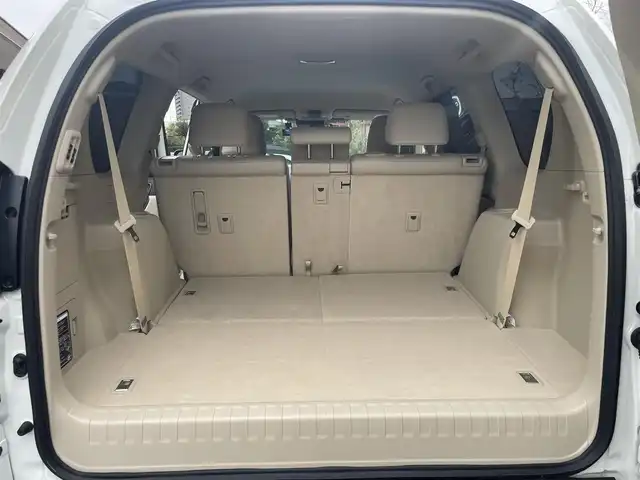 トヨタ ランドクルーザー プラド TX Lパッケージ 香川県 2023(令5)年 0.9万km ホワイトパールクリスタルシャイン 純正ナビ/【Bluetooth/DVD/CD】/フルセグテレビ/バックカメラ/シートヒーター/エアシート/パワーシート/プッシュスタート/オートマチックハイビーム/ETC/純正フロアマット