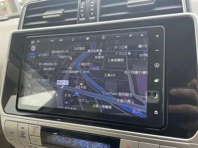 トヨタ ランドクルーザー プラド TX Lパッケージ 香川県 2023(令5)年 0.9万km ホワイトパールクリスタルシャイン 純正ナビ/【Bluetooth/DVD/CD】/フルセグテレビ/バックカメラ/シートヒーター/エアシート/パワーシート/プッシュスタート/オートマチックハイビーム/ETC/純正フロアマット