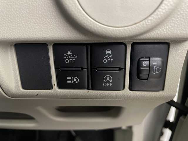 ダイハツ ムーヴ L SAⅢ 埼玉県 2019(平31)年 4.9万km ホワイト 社外ナビ/(Bluetooth/CD/DVD/USB/iPod/HDMI/FM/AM)/ワンセグテレビ/バックカメラ/ETC/前方ドライブレコーダー/衝突被害軽減ブレーキ/車線逸脱警報/オートハイビーム/ハロゲンヘッドライト/純正フロアマット