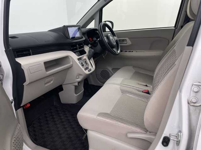 ダイハツ ムーヴ L SAⅢ 埼玉県 2019(平31)年 4.9万km ホワイト 社外ナビ/(Bluetooth/CD/DVD/USB/iPod/HDMI/FM/AM)/ワンセグテレビ/バックカメラ/ETC/前方ドライブレコーダー/衝突被害軽減ブレーキ/車線逸脱警報/オートハイビーム/ハロゲンヘッドライト/純正フロアマット