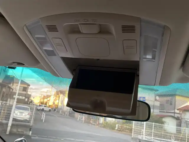 トヨタ ヴェルファイア 2．4X 埼玉県 2010(平22)年 8.3万km ホワイトパールクリスタルシャイン ・純正ナビ：フルセグテレビ/・バックカメラ/・ETC/・ステアリングリモコン/・プッシュスタート/・スマートキー/・オートライト/・横滑り防止/・パーキングセンサー/・コーナーセンサー/・HIDヘッドライト/・フォグランプ/・取扱説明書/・スペアキー１個