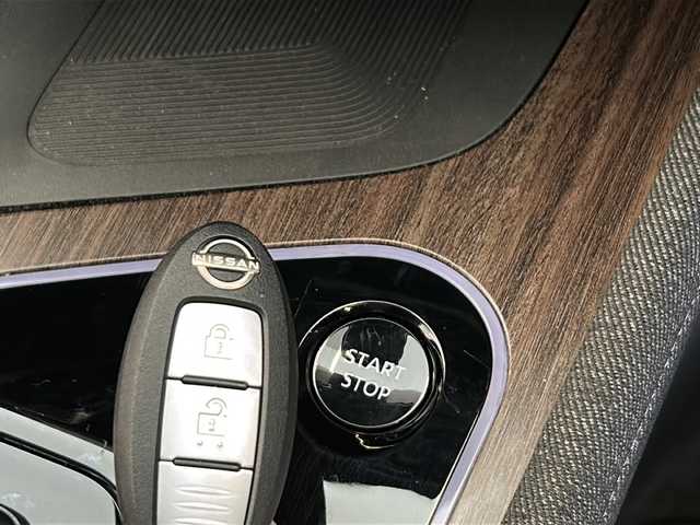 日産 オーラ G レザーエディション 岐阜県 2021(令3)年 2.7万km ガーネットレッド/スーパーブラック 2トーン Pro PILOT/BOSEプレミアムサウンド/置くだけ充電/純正ナビゲーション/アラウンドビューモニター/AppleCarPlay/フルセグテレビ/Bluetooth/USB接続/ETC2.0/インテリジェントクルーズコントロール/デジタルインナーミラー/ブラインドスポットモニター/オートエアコン/革シート/プッシュスタート/スマートキー/純正フロアマット/純正アルミホイール/前後コーナーセンサー/LEDヘッドライト/オートライト/オートマチックハイビーム