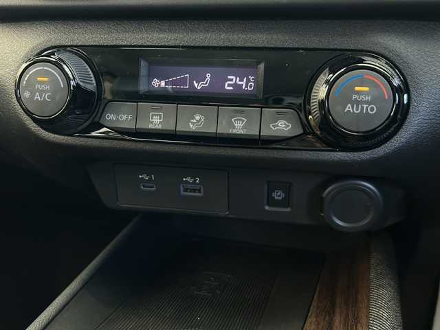 日産 オーラ G レザーエディション 岐阜県 2021(令3)年 2.7万km ガーネットレッド/スーパーブラック 2トーン Pro PILOT/BOSEプレミアムサウンド/置くだけ充電/純正ナビゲーション/アラウンドビューモニター/AppleCarPlay/フルセグテレビ/Bluetooth/USB接続/ETC2.0/インテリジェントクルーズコントロール/デジタルインナーミラー/ブラインドスポットモニター/オートエアコン/革シート/プッシュスタート/スマートキー/純正フロアマット/純正アルミホイール/前後コーナーセンサー/LEDヘッドライト/オートライト/オートマチックハイビーム