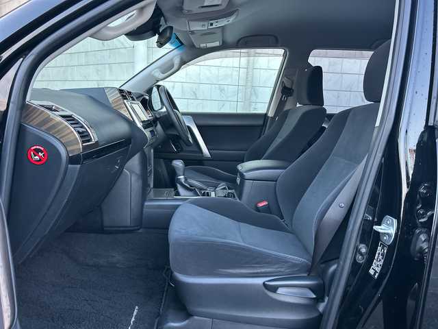 トヨタ ランドクルーザー プラド TX 神奈川県 2019(平31)年 5.1万km ブラック ワンオーナー/純正ナビ（CD/DVD/FM/AM/SD/BT/フルセグTV)/バックカメラ/前方ドライブレコーダー/ETC2.0/レーダークルーズコントロール/レーンキープアシスト/プリクラッシュ/前後コーナーセンサー/横滑り防止装置/純正フロアマット/社外アルミホイール/ルーフレール/ドアバイザー/両側サイドステップ/サイドアンダーミラー/フォグランプ/オートライト/ISOFIX/スペアキー×１/保証書/取扱説明書