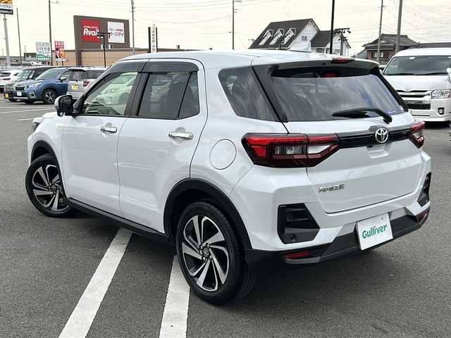 トヨタ ライズ Z 岐阜県 2021(令3)年 3.5万km シャイニングホワイトパール 純正ナビ　/全方位カメラ　/前後ドライブレコーダー　/ビルトインＥＴＣ　/レーダークルーズコントロール　/衝突軽減システム　/盗難防止装置　/横滑り防止装置　/レーンキープアシスト/アイドリングストップ/シートヒーター　/ＬＥＤヘッドライト　/オートライト/純正17インチアルミホイール/プッシュスタート/スマートキー