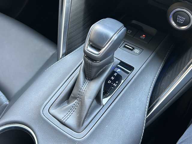 トヨタ ハリアー Z 岐阜県 2021(令3)年 3万km ホワイトパールクリスタルシャイン /ワンオーナー//メーカーJBL12.3インチナビ/(Bluetooth/フルセグTV/Miracast)//バックカメラ//ドラレコ前後//純正デジタルインナーミラー//ASSURAレーダー探知機//トヨタセーフティーセンス/(プリクラッシュセーフティー/レーントーシングアシスト/ロードサインアシスト/レーダークルーズコントロール/先行車発進告知/ITSConnect)//ブラインドスポットモニター//リヤクロストラフィックアラート//クリアランスソナー//パーキングサポートブレーキ(前後)//モデリスタフルエアロ//社外R17AWスタッドレスタイヤ×4//JBLスピーカー//パワーシート(D席)//パワーバックドア//ビルトインETC2.0//ステアリングスイッチ//スマートキー//スペアキー×1//取説