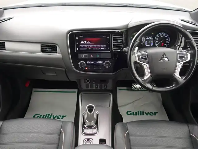 三菱 アウトランダー ＰＨＥＶ Sエディション 山形県 2017(平29)年 16.1万km シルキーホワイト 4WD/衝突被害軽減システム/サンルーフ/純正ディスプレイオーディオ/　　【BT　AUX　USB】/全周囲カメラ/パワーバックドア/レーダークルーズコントロール/LEDオートライト/シートヒーター/純正18インチアルミホイール/パドルシフト/ステアリングスイッチ/純正フロアマット/スマートキー/ETC