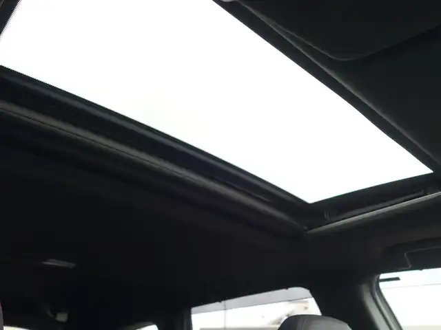三菱 アウトランダー ＰＨＥＶ Sエディション 山形県 2017(平29)年 16.1万km シルキーホワイト 4WD/衝突被害軽減システム/サンルーフ/純正ディスプレイオーディオ/　　【BT　AUX　USB】/全周囲カメラ/パワーバックドア/レーダークルーズコントロール/LEDオートライト/シートヒーター/純正18インチアルミホイール/パドルシフト/ステアリングスイッチ/純正フロアマット/スマートキー/ETC