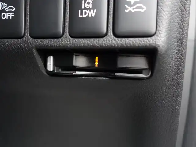 三菱 アウトランダー ＰＨＥＶ Sエディション 山形県 2017(平29)年 16.1万km シルキーホワイト 4WD/衝突被害軽減システム/サンルーフ/純正ディスプレイオーディオ/　　【BT　AUX　USB】/全周囲カメラ/パワーバックドア/レーダークルーズコントロール/LEDオートライト/シートヒーター/純正18インチアルミホイール/パドルシフト/ステアリングスイッチ/純正フロアマット/スマートキー/ETC