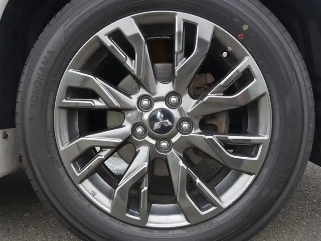 三菱 アウトランダー ＰＨＥＶ Sエディション 山形県 2017(平29)年 16.1万km シルキーホワイト 4WD/衝突被害軽減システム/サンルーフ/純正ディスプレイオーディオ/　　【BT　AUX　USB】/全周囲カメラ/パワーバックドア/レーダークルーズコントロール/LEDオートライト/シートヒーター/純正18インチアルミホイール/パドルシフト/ステアリングスイッチ/純正フロアマット/スマートキー/ETC