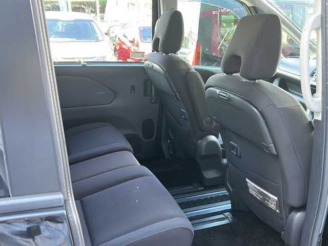 日産 セレナ X Vセレクション 広島県 2018(平30)年 8万km ダイヤモンドブラック 2トーン 禁煙車/セーフティパックA/エマージェンシーブレーキ/車線逸脱警報/クルーズコントロール/コーナーセンサー/純正９型ナビ（MM517D-L）/・フルセグ/CD/DVD/Blu-ray/Bluetooth/AUX/USB/アラウンドビューモニター/パーキングアシスト/両側パワースライドドア/スマートキー/プッシュスタート/LEDヘッドライト/オートライト/リアクーラー/純正ドアバイザー/ビルトインETC/純正15インチホイール/W+サイド+カーテンエアバック