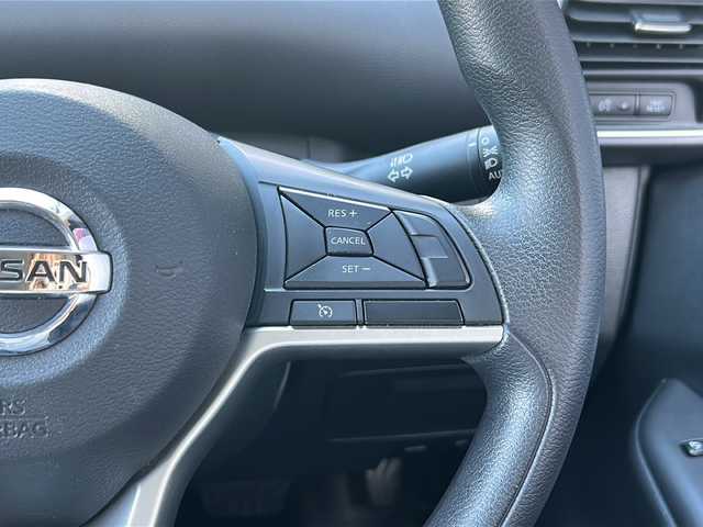 日産 セレナ X Vセレクション 広島県 2018(平30)年 8万km ダイヤモンドブラック 2トーン 禁煙車/セーフティパックA/エマージェンシーブレーキ/車線逸脱警報/クルーズコントロール/コーナーセンサー/純正９型ナビ（MM517D-L）/・フルセグ/CD/DVD/Blu-ray/Bluetooth/AUX/USB/アラウンドビューモニター/パーキングアシスト/両側パワースライドドア/スマートキー/プッシュスタート/LEDヘッドライト/オートライト/リアクーラー/純正ドアバイザー/ビルトインETC/純正15インチホイール/W+サイド+カーテンエアバック