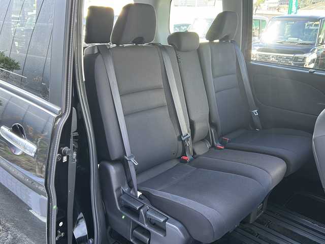 日産 セレナ X Vセレクション 広島県 2018(平30)年 8万km ダイヤモンドブラック 2トーン 禁煙車/セーフティパックA/エマージェンシーブレーキ/車線逸脱警報/クルーズコントロール/コーナーセンサー/純正９型ナビ（MM517D-L）/・フルセグ/CD/DVD/Blu-ray/Bluetooth/AUX/USB/アラウンドビューモニター/パーキングアシスト/両側パワースライドドア/スマートキー/プッシュスタート/LEDヘッドライト/オートライト/リアクーラー/純正ドアバイザー/ビルトインETC/純正15インチホイール/W+サイド+カーテンエアバック