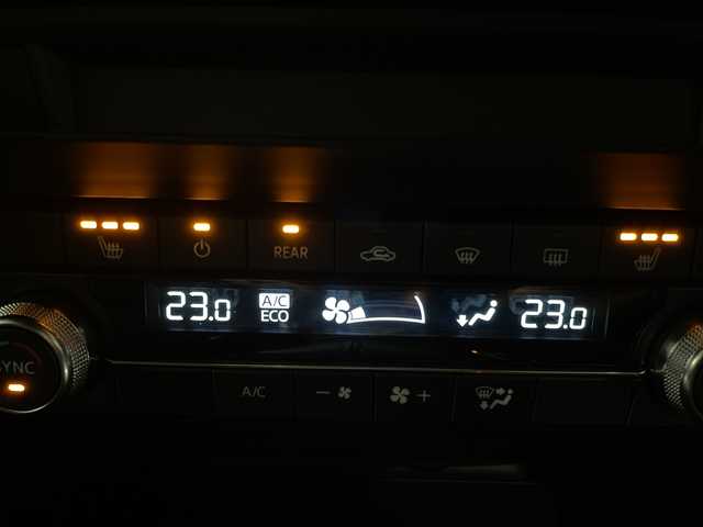 マツダ ＣＸ－８ XD プロアクティブ 新潟県 2020(令2)年 3.3万km マシーングレープレミアムM プッシュスタート/パワーステアリング/パワーウィンドウ/アイドリングストップ/スマートキー/Wオートエアコン/クルーズコントロール/追従走行/Bluetooth/USB/ETC2.0/車外カメラ（バック・全方位）/フルセグTV/SDナビ（DVD）/3列シート/電動リアゲート/前後ドライブレコーダー/純正フロアマット/D+N席パワーシート/布シート/D+N席シートヒーター/純正アルミホイール/ABS/前後コーナーセンサー/レーンキープアシスト/オートライト/ダウンヒルアシストコントロール/LEDヘッドライト/W+サイドエアバック/衝突軽減装置システム/ステアリングヒーター