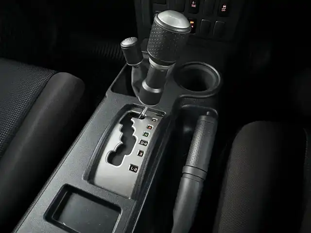 トヨタ ＦＪクルーザー カラーパッケージ 福岡県 2016(平28)年 4.2万km ライトブルー Panasonic製ナビ（CN-RX02WD）/（AM/FM/BT/DVD/フルセグTV）/クルーズコントロール/バックカメラ/背面タイヤ/ETC/クリアランスソナー/フォグライト（リア/フロント）/社外16インチアルミホイール/横滑り防止装置/ステアリングスイッチ/ドアバイザー/取扱説明書/保証書