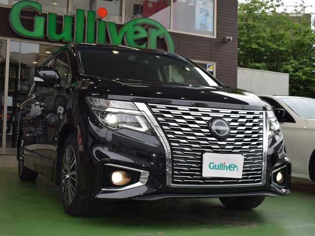 日産 エルグランド 250ハイウェイスターS 神奈川県 2022(令4)年 2.2万km 黒 ワンオーナー/新車時保証書/取扱説明書/純正7インチSDナビ/インテリジェントアラウンドビュー/ステアリングスイッチ/地デジ/USBソケット3個/両側パワースライドドア/LEDヘッドランプ/ブラウン調木目インパネ/オッドマン/革巻きステアリングホイール/スペアスマートキー