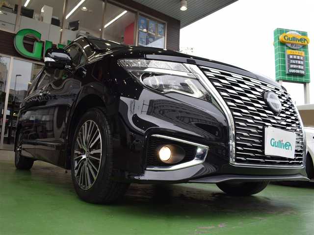 日産 エルグランド 250ハイウェイスターS 神奈川県 2022(令4)年 2.2万km 黒 ワンオーナー/新車時保証書/取扱説明書/純正7インチSDナビ/インテリジェントアラウンドビュー/ステアリングスイッチ/地デジ/USBソケット3個/両側パワースライドドア/LEDヘッドランプ/ブラウン調木目インパネ/オッドマン/革巻きステアリングホイール/スペアスマートキー