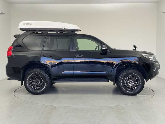 トヨタ ランドクルーザー プラド TX 愛知県 2022(令4)年 4.2万km ブラック ワンオーナー/ALPINE9型ナビ・フルセグＴＶ/バックカメラ/2インチリフトアップ/XELF 17インチAW/ホワイトレタータイヤ/LEDヘッドライト/ETC/スマートキー/レーダークルーズ/ルーフレール