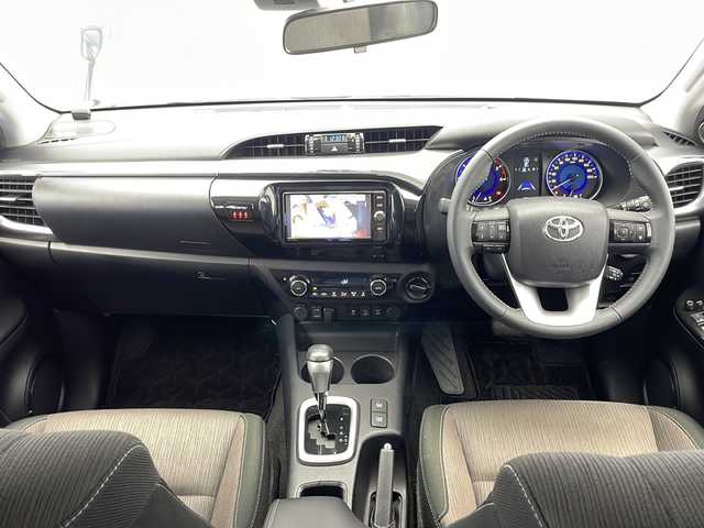 トヨタ ハイラックス Z 千葉県 2018(平30)年 5.8万km アティチュードブラックマイカ 衝突軽減ブレーキ/レーンキープアシスト/ダウンヒルアシストコントロール/センターデフロック/横滑り防止装置/フォグランプ/後席用モニター/純正ディーラーナビ/フルセグTV/バックカメラ/ステアリングスイッチ/革巻きステアリング/パワーヒーター/ETC/純正フロアマット/プッシュスタート/スマートキー/純正アルミホイール積込（サマータイヤ）