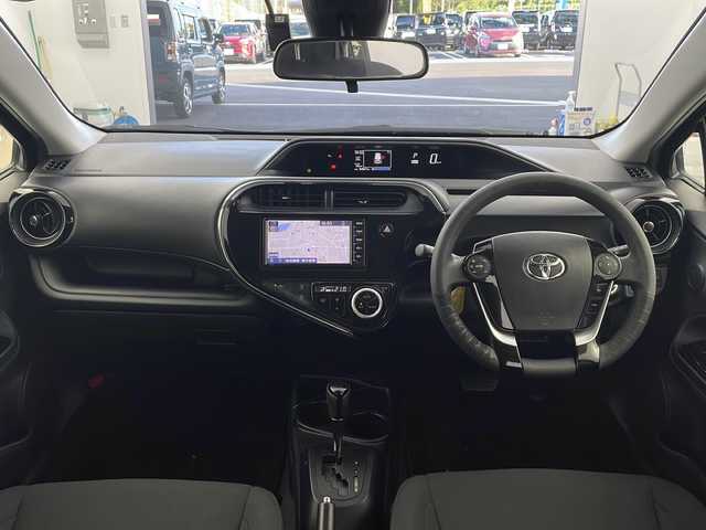 トヨタ アクア 愛知県 2019(令1)年 8.5万km ブラックマイカ 禁煙車/純正ナビ/(AM/FM/CD/DVD/BT/AUX)/バックカメラ/ビルトインETC/純正ドライブレコーダー/純正フロアマット/純正ドアバイザー/ISOFIX/オートリトラウィンカーミラー/クリアランスソナー/先行車発進告知/横滑り防止装置/オートライト/オートマチックハイビーム/PCS/PKSB/ワンセグテレビ/ステアリングスイッチ/ウレタンステアリング/プッシュスタート/スマートキー/スペアキー/取扱説明書/保証書