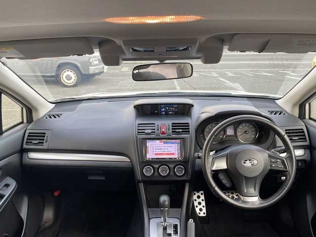 スバル インプレッサ ＸＶ 2．0i－L アイサイト 兵庫県 2013(平25)年 12.9万km サテンホワイトパール 保証書・取説・有/社外メモリーナビ・フルセグ・BT・CD・DVD・FM・AM/バックカメラ/ETC/アイサイト/追尾機能付きクルーズコントロール/車線逸脱防止支援システム/衝突被害軽減ブレーキ/アイドリングストップ/プッシュスタート/スマートキー×2/純正フロアマット/純正ドアバイザー