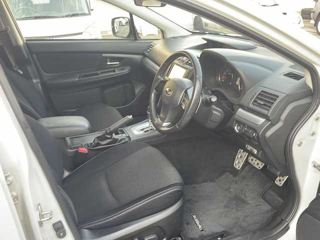 スバル インプレッサ ＸＶ 2．0i－L アイサイト 兵庫県 2013(平25)年 12.9万km サテンホワイトパール 保証書・取説・有/社外メモリーナビ・フルセグ・BT・CD・DVD・FM・AM/バックカメラ/ETC/アイサイト/追尾機能付きクルーズコントロール/車線逸脱防止支援システム/衝突被害軽減ブレーキ/アイドリングストップ/プッシュスタート/スマートキー×2/純正フロアマット/純正ドアバイザー