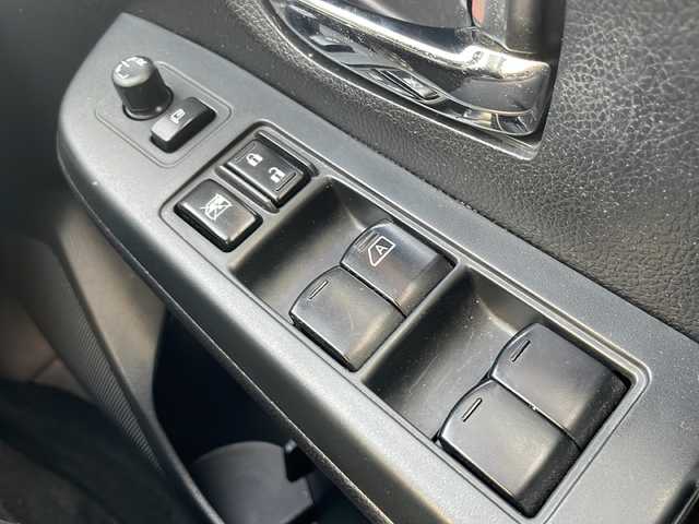 スバル インプレッサ ＸＶ 2．0i－L アイサイト 兵庫県 2013(平25)年 12.9万km サテンホワイトパール 保証書・取説・有/社外メモリーナビ・フルセグ・BT・CD・DVD・FM・AM/バックカメラ/ETC/アイサイト/追尾機能付きクルーズコントロール/車線逸脱防止支援システム/衝突被害軽減ブレーキ/アイドリングストップ/プッシュスタート/スマートキー×2/純正フロアマット/純正ドアバイザー