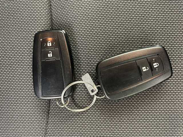 トヨタ カローラツーリング ハイブリッド S 道央・札幌 2020(令2)年 9.8万km セレスタイトグレーメタリック ・4WD/寒冷地仕様/・純正ディスプレイオーディオ/・AppleCarPlay/AndoroidAuto/・Bluetooth接続/・バックカメラ/ETC/・トヨタセーフティセンス/・プリクラッシュセーフティ/・レーダークルーズコントロール/・ブラインドスポットモニター/・LEDオートライト/・オートマチックハイビーム/・前後ドライブレコーダー/・ステアリングスイッチ/・AC100V電源/・スマートキー/スペアキー/・積込夏タイヤ純正AWセット