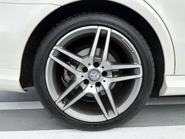 メルセデス・ベンツ Ｅ３５０ ブルーテックワゴンアバンギャルド 東京都 2015(平27)年 8.4万km ダイヤモンドホワイト サンルーフ/黒皮シート/純正ナビ（地デジTV/CD/BT)/バックカメラ・全方位カメラ/パワーバックドア/純正１８インチアルミ/シートヒーター/メモリーパワーシート/パドルシフト/トランクラゲッジカバー/クルーズコントロール/ETC/社外ドライブレコーダー（SD欠品）/スペアキー１本/保証書/取説