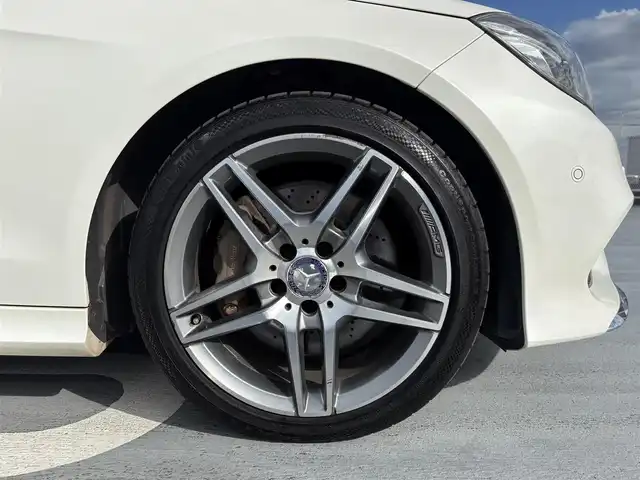 メルセデス・ベンツ Ｅ３５０ ブルーテックワゴンアバンギャルド 東京都 2015(平27)年 8.4万km ダイヤモンドホワイト サンルーフ/黒皮シート/純正ナビ（地デジTV/CD/BT)/バックカメラ・全方位カメラ/パワーバックドア/純正１８インチアルミ/シートヒーター/メモリーパワーシート/パドルシフト/トランクラゲッジカバー/クルーズコントロール/ETC/社外ドライブレコーダー（SD欠品）/スペアキー１本/保証書/取説