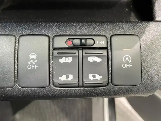 ホンダ ステップワゴン スパーダ Z 鹿児島県 2014(平26)年 7.1万km スーパープラチナメタリック 禁煙車　/純正9インチナビ/バックカメラ　/クルーズコントロール　/無限エアロ　/パドルシフト　/両側パワースライドドア　/ＥＴＣ　/フロアマット　/純正アルミホイール　/ドアバイザー/ＨＩＤヘッドライト　/フォグランプ　/電格ミラー