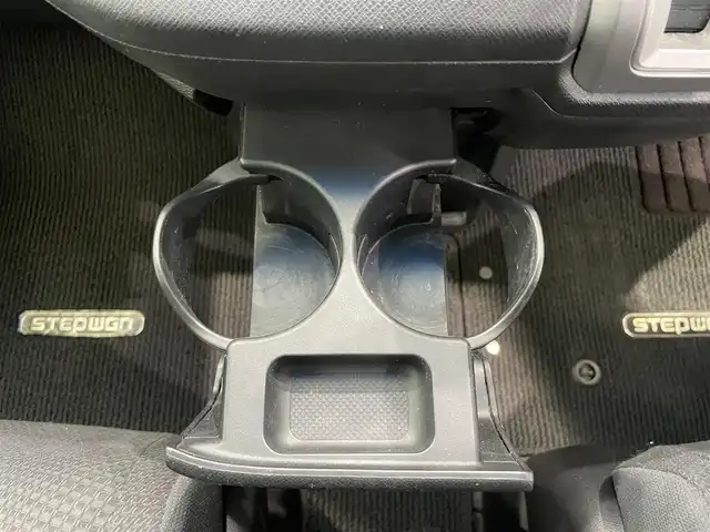 ホンダ ステップワゴン スパーダ Z 鹿児島県 2014(平26)年 7.1万km スーパープラチナメタリック 禁煙車　/純正9インチナビ/バックカメラ　/クルーズコントロール　/無限エアロ　/パドルシフト　/両側パワースライドドア　/ＥＴＣ　/フロアマット　/純正アルミホイール　/ドアバイザー/ＨＩＤヘッドライト　/フォグランプ　/電格ミラー