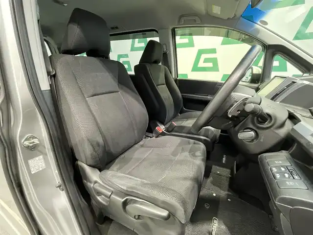 ホンダ ステップワゴン スパーダ Z 鹿児島県 2014(平26)年 7.1万km スーパープラチナメタリック 禁煙車　/純正9インチナビ/バックカメラ　/クルーズコントロール　/無限エアロ　/パドルシフト　/両側パワースライドドア　/ＥＴＣ　/フロアマット　/純正アルミホイール　/ドアバイザー/ＨＩＤヘッドライト　/フォグランプ　/電格ミラー