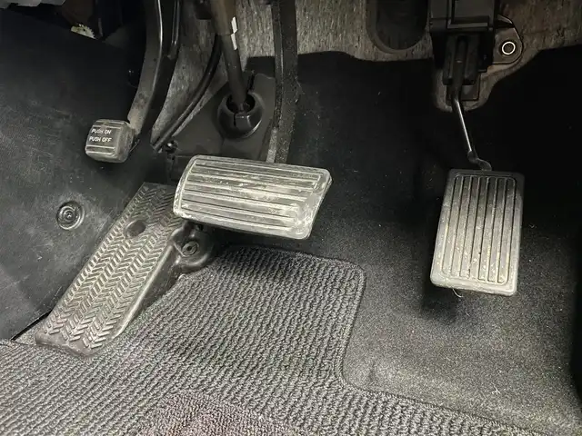 ホンダ ステップワゴン スパーダ Z 鹿児島県 2014(平26)年 7.1万km スーパープラチナメタリック 禁煙車　/純正9インチナビ/バックカメラ　/クルーズコントロール　/無限エアロ　/パドルシフト　/両側パワースライドドア　/ＥＴＣ　/フロアマット　/純正アルミホイール　/ドアバイザー/ＨＩＤヘッドライト　/フォグランプ　/電格ミラー