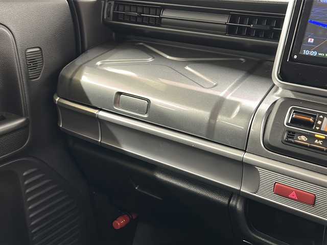 スズキ スペーシア ギア HYBRID XZ 道央・札幌 2019(令1)年 3.6万km ツールグリーンパールメタリック/ガンメタリック2トーンルーフ ・社外ナビ/フルセグTV/DVD/CD/SD/BT/・バックカメラ/・ドライブレコーダー/・両側パワースライドドア/・衝突被害軽減ブレーキ/・車線逸脱警報/・パーキングセンサー/・横滑り防止/・アイドリングストップ/・ETC/・前席シートヒーター/・LEDヘッドライト/・LEDフォグ/・プッシュスタート/・スマートキー/・ルーフレール/・電格ミラー