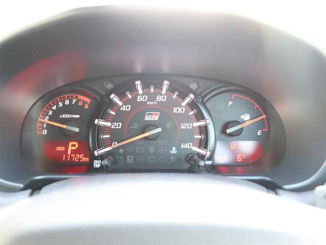 トヨタ コペン GRスポーツ 岡山県 2023(令5)年 1.2万km パールホワイトⅢ ワンオーナー/社外メモリナビ/フルセグテレビ/バックカメラ/プッシュスタート/LEDヘッドライト/保証書/取説/スペアスマートキー/記録（R.6）