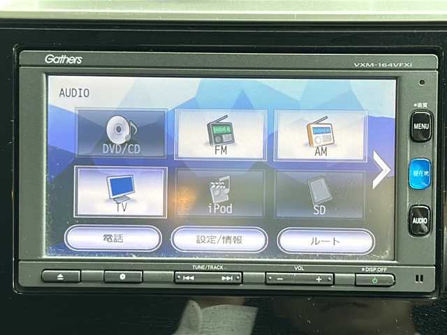 ホンダ フィット 13G Fパッケージ 神奈川県 2016(平28)年 14.3万km プレミアムホワイトパールⅡ ワンオーナー/ナビ（SD/CD/DVD/BT/TV）/バックカメラ/ETC/横滑り防止装置/盗難防止装置/純正フロアマット/電動格納ウィンカーミラー/ステアリングスイッチ/取扱説明書/保証書/スペアキー×１