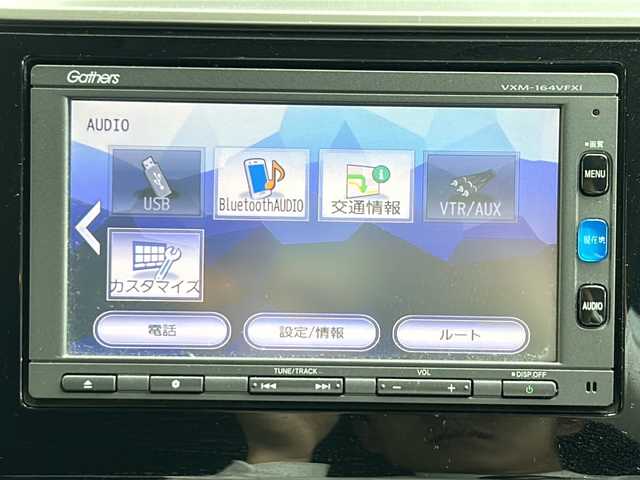 ホンダ フィット 13G Fパッケージ 神奈川県 2016(平28)年 14.3万km プレミアムホワイトパールⅡ ワンオーナー/ナビ（SD/CD/DVD/BT/TV）/バックカメラ/ETC/横滑り防止装置/盗難防止装置/純正フロアマット/電動格納ウィンカーミラー/ステアリングスイッチ/取扱説明書/保証書/スペアキー×１