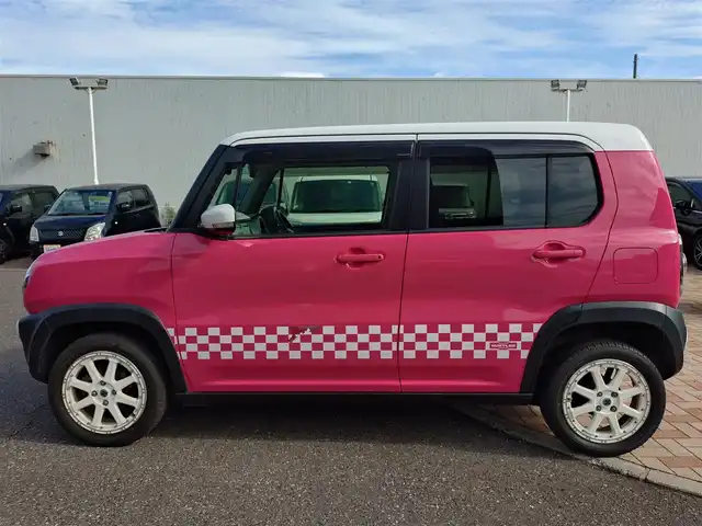 スズキ ハスラー X ターボ 新潟県 2014(平26)年 8.1万km キャンディピンクメタリック/ホワイト2トーンルーフ (株)IDOMが運営する【じしゃロン新潟店】の自社ローン専用車両になります。/こちらは現金またはオートローンご利用時の価格です。自社ローンご希望の方は別途その旨お申付け下さい/4WD/社外SDナビ/CD/DVD視聴可能/フルセグTV視聴可能（走行中視聴可能）/Bluetooth接続可能/ETC/プッシュスタート/衝突被害軽減システム/横滑り防止装置/純正フロアマット/電動格納ウィンカーミラー/シートヒーター（D席）/前方のみドライブレコーダー/スマートキー/スペアキー×１