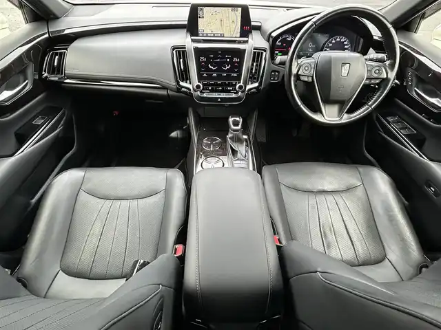 トヨタ クラウン ハイブリッド G－エグゼクティブ 福島県 2019(平31)年 6.2万km ホワイトパールクリスタルシャイン トヨタセーフティセンス/プリクラッシュセーフティ/レーントレーシングアシスト/レーダークルーズコントロール/アダプティブハイビームシステム /ロードサインアシスト/先行車発進告知機能/ブラインドスポットモニター/リヤクロストラフィックアラート/インテリジェントクリアランスソナー/ドライブスタートコントロール/純正ナビゲーション/【CD/DVD/SD/USB/AUX/BT/TV/Miracast】/パノラミックビューモニター/デジタルインナーミラー/ヘッドアップディスプレイ/ドライブレコーダー/ビルトインETC2.0/全席シートヒーター/前席ベンチレーション/全席パワーシート/運転席シートメモリー/ステアリングヒーター/ステアリングリモコン/パドルシフト/リアドアシェード/LEDオートライト/LEDフォグランプ/純正フロアマット/純正ドアバイザー