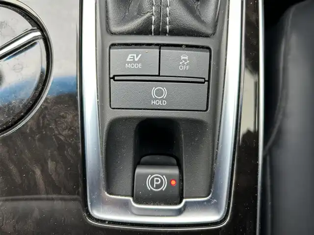 トヨタ クラウン ハイブリッド G－エグゼクティブ 福島県 2019(平31)年 6.2万km ホワイトパールクリスタルシャイン トヨタセーフティセンス/プリクラッシュセーフティ/レーントレーシングアシスト/レーダークルーズコントロール/アダプティブハイビームシステム /ロードサインアシスト/先行車発進告知機能/ブラインドスポットモニター/リヤクロストラフィックアラート/インテリジェントクリアランスソナー/ドライブスタートコントロール/純正ナビゲーション/【CD/DVD/SD/USB/AUX/BT/TV/Miracast】/パノラミックビューモニター/デジタルインナーミラー/ヘッドアップディスプレイ/ドライブレコーダー/ビルトインETC2.0/全席シートヒーター/前席ベンチレーション/全席パワーシート/運転席シートメモリー/ステアリングヒーター/ステアリングリモコン/パドルシフト/リアドアシェード/LEDオートライト/LEDフォグランプ/純正フロアマット/純正ドアバイザー