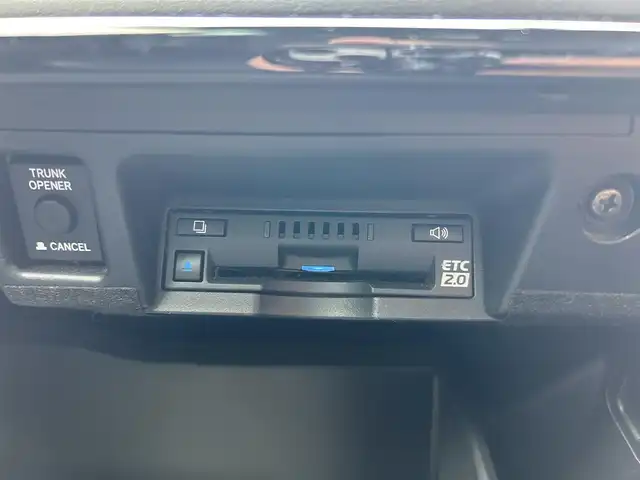 トヨタ クラウン ハイブリッド G－エグゼクティブ 福島県 2019(平31)年 6.2万km ホワイトパールクリスタルシャイン トヨタセーフティセンス/プリクラッシュセーフティ/レーントレーシングアシスト/レーダークルーズコントロール/アダプティブハイビームシステム /ロードサインアシスト/先行車発進告知機能/ブラインドスポットモニター/リヤクロストラフィックアラート/インテリジェントクリアランスソナー/ドライブスタートコントロール/純正ナビゲーション/【CD/DVD/SD/USB/AUX/BT/TV/Miracast】/パノラミックビューモニター/デジタルインナーミラー/ヘッドアップディスプレイ/ドライブレコーダー/ビルトインETC2.0/全席シートヒーター/前席ベンチレーション/全席パワーシート/運転席シートメモリー/ステアリングヒーター/ステアリングリモコン/パドルシフト/リアドアシェード/LEDオートライト/LEDフォグランプ/純正フロアマット/純正ドアバイザー