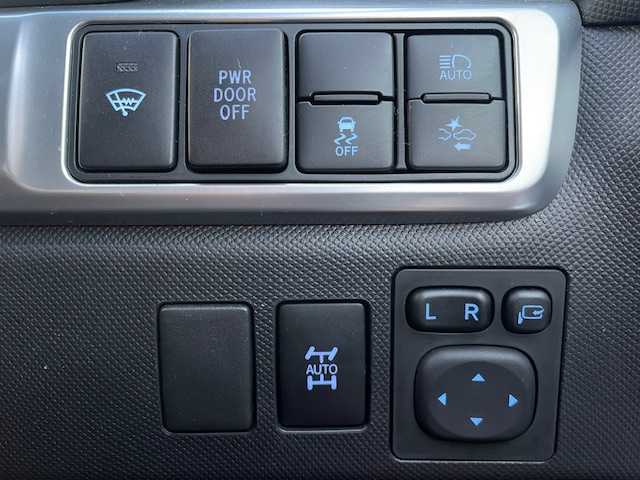 トヨタ エスティマ アエラス プレミアム 青森県 2017(平29)年 9.4万km ホワイトパールクリスタルシャイン 4WD/寒冷地仕様/アルパイン9インチナビ・フルセグTV/CD・DVD・Bluetooth・SD/バックカメラ/両側パワースライドドア/合皮コンビシート/運転席パワーシート/OPパワーバックドア/OPリアオートエアコン/セーフティセンスC/プリクラッシュセーフティ/レーンディパーチャーアラート/オートマチックハイビーム/クルーズコントロール/純正エンジンスターター/ワイパーデアイサー/前方ドライブレコーダー/ビルトインETC/LEDヘッドライト/純正18インチアルミ/モデリスタフロント・リアエアロ/モデリスタフロントグリルカバー/TEIN車高調(純正有)/H30.R2.R3.R4.R5.R6記録簿有/保証書・取説書