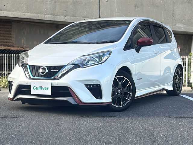 日産 ノート e－パワー ニスモ 愛知県 2018(平30)年 3.3万km ブリリアントホワイトパール ワンオーナー/社外SDナビ(AVIC-RZ091)/フルセグTV・CD・DVD・SD・Bluetooth・USB/インテリジェントエマージェンシーブレーキ/パーキングアシストシステム/車両接近通報システム/車線維持支援システム/ニスモシフトノブ/LEDヘッドライト/フォグライト/オートライト/ステアリングスイッチ/クリアランスソナー/純正16インチアルミホイール/室内灯LEDライト/ETC/スマートキー/プッシュスタート/純正ドアバイザー/純正フロアマット/電度格納ミラー/保証書/取扱説明書/スペアスマートキー
